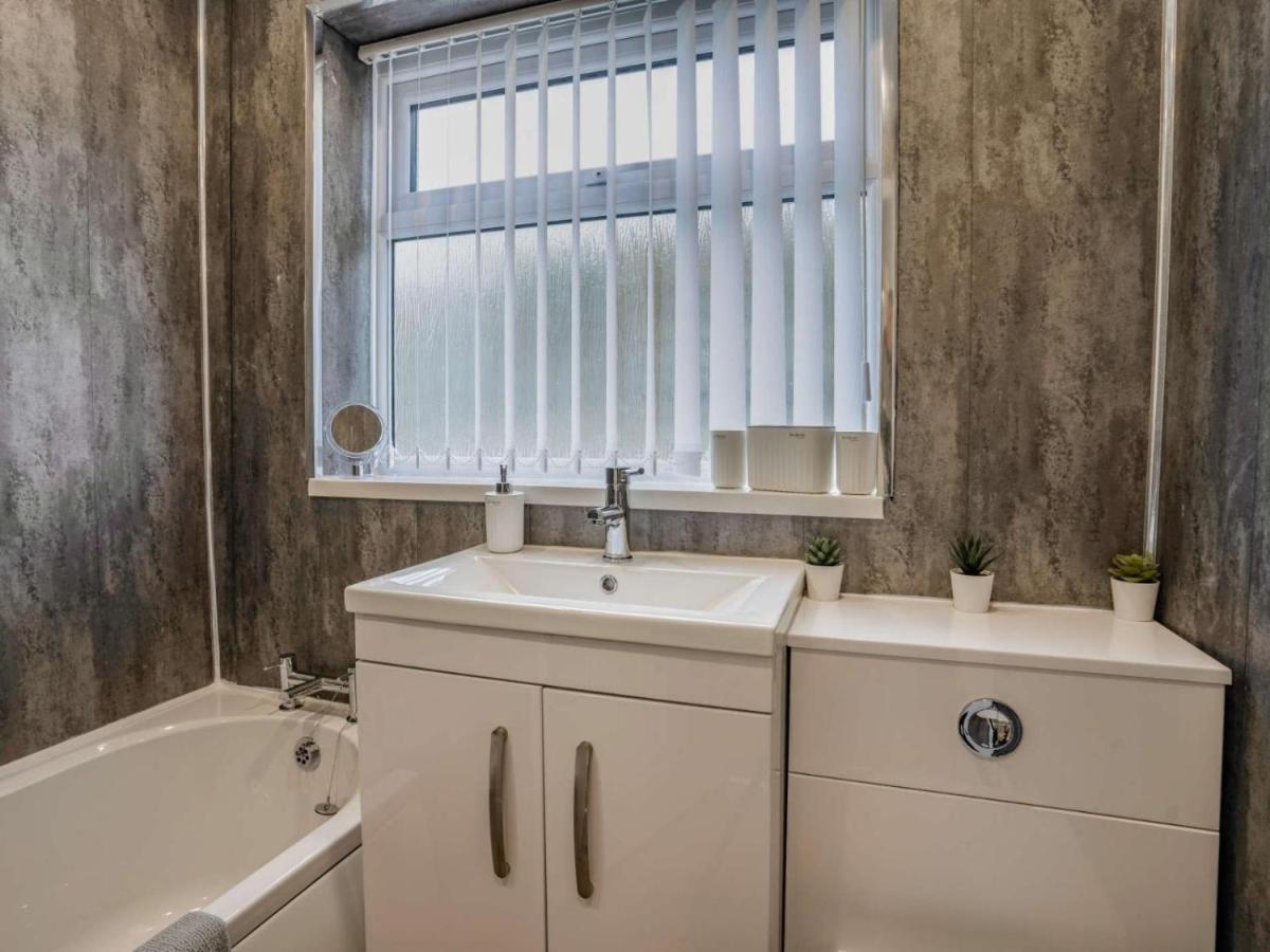 3-Bed 5-6 Berth Modernised Bungalow! Tenby Exterior foto